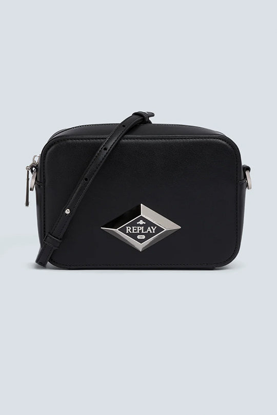 תיק צד לנשים בצבע שחור עם אלמנט מתכתי