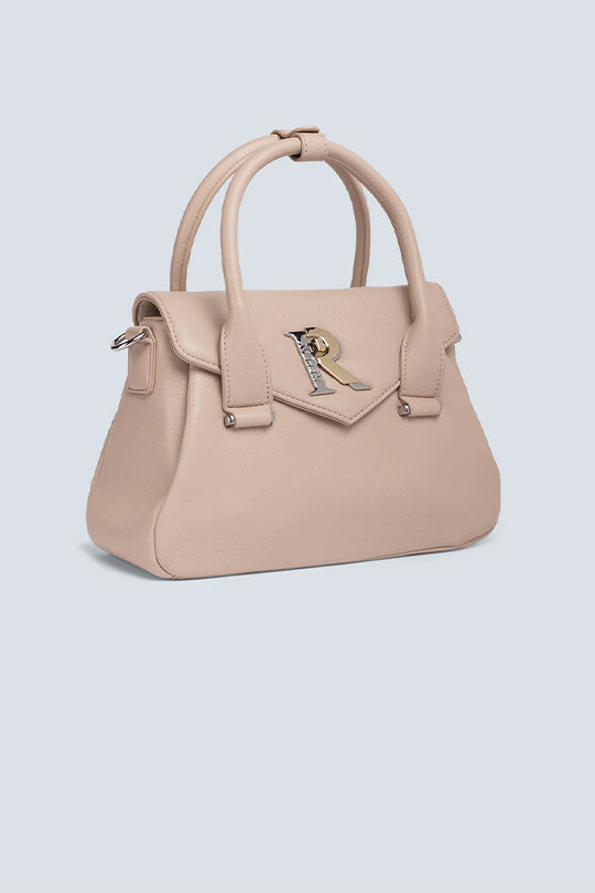 תיק יד לנשים בצבע בז׳ עם לוגו R מתכתי