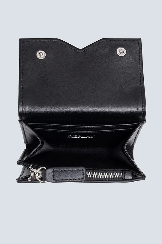 ארנק לנשים בצבע שחור עם לוגו