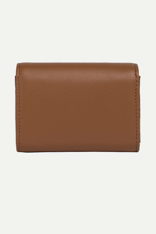 ארנק לנשים בצבע חום עם סגירת קלפה