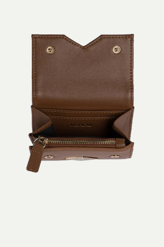 ארנק לנשים בצבע חום עם סגירת קלפה