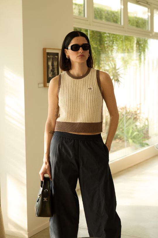 וסט סרוג KNITTED VEST בצבע בז' וחום