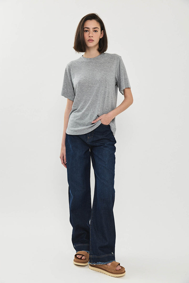 ג'ינס Mid Wide Leg בצבע כחול כהה