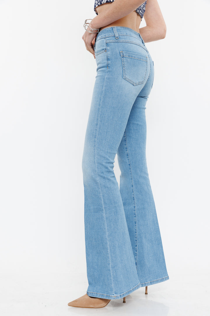 ג'ינס מתרחב Flare בצבע תכלת