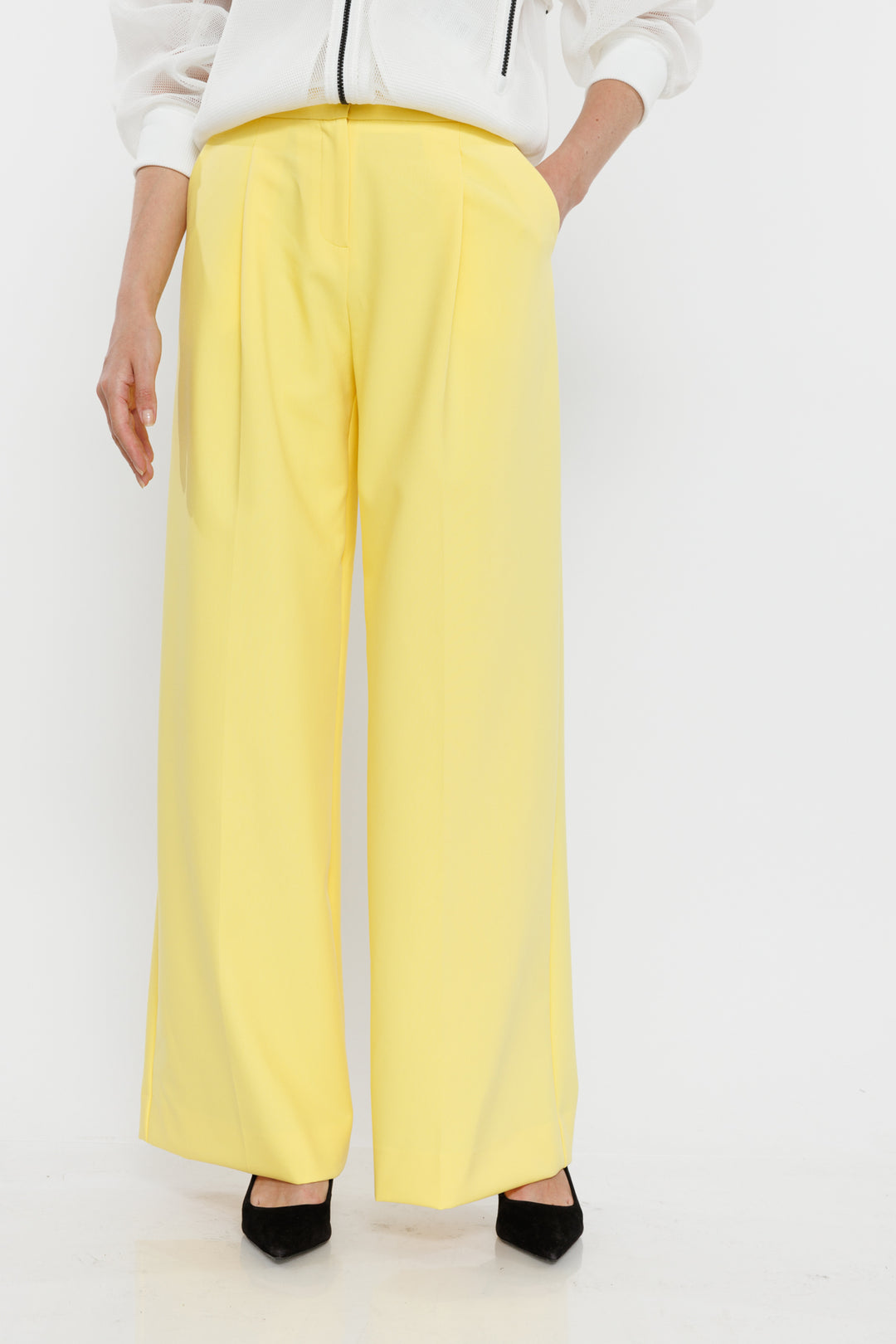 מכנסיים מחוייטים Elfin בצבע צהוב
