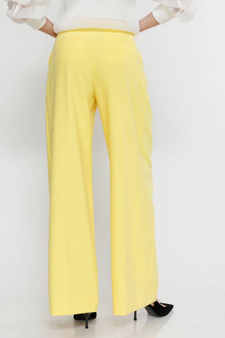 מכנסיים מחוייטים Elfin בצבע צהוב