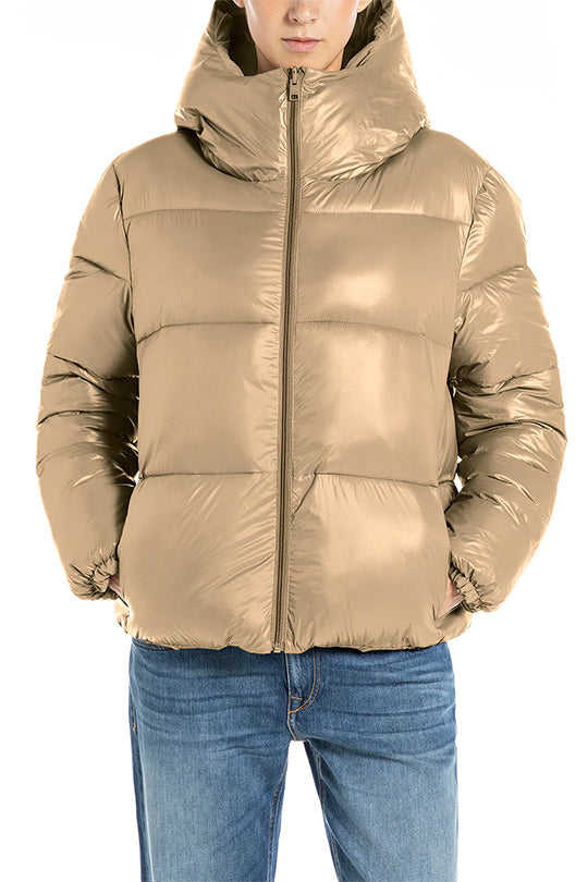 מעיל פוך קצר לנשים בצבע בז׳ בהיר עם כובע