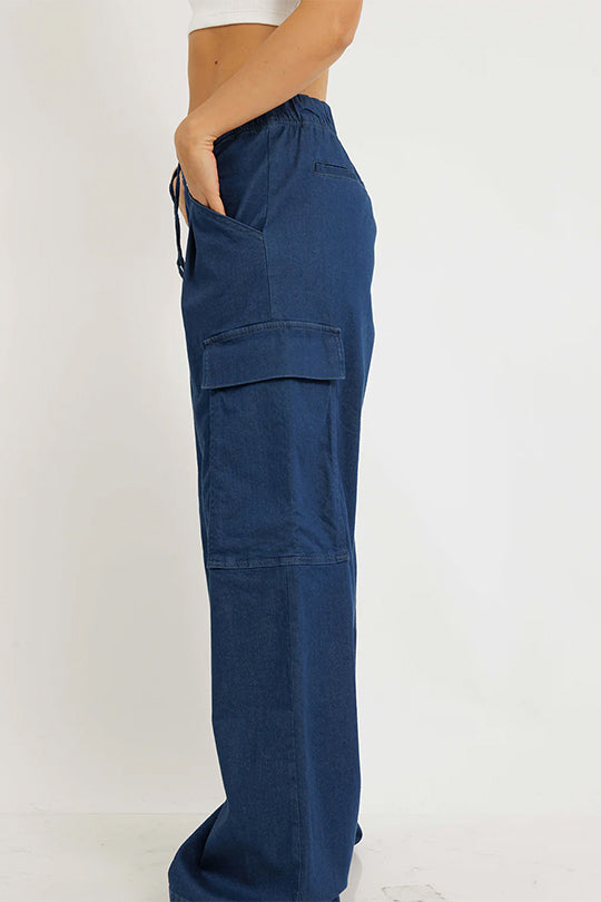 מכנסי ג'ינס רחבים לנשים בצבע כחול