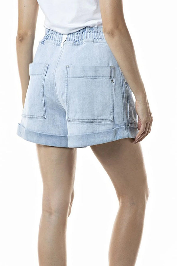 מכנס קצר עם כיסים נשים