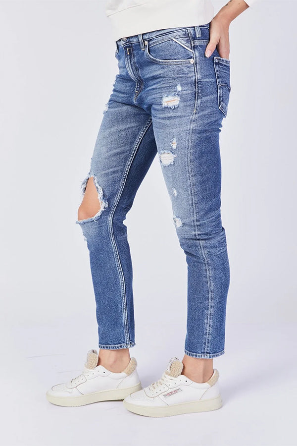 ג'ינס Mom Fit עם קרעים נשים