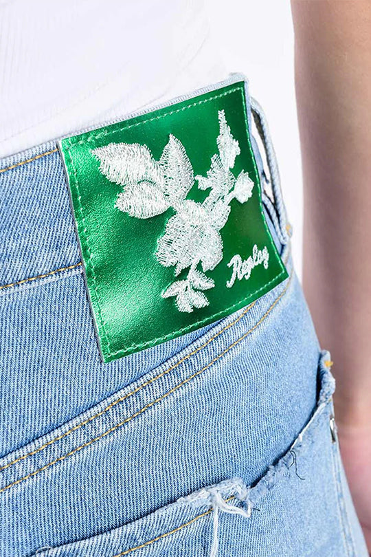 ג’ינס קרופ בגזרת סקיני בצבע תכלת