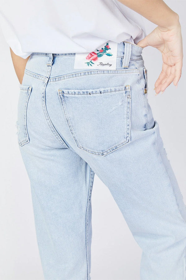 ג'ינס Mid Waist Straight Fit לנשים