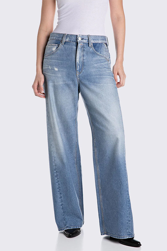 ג'ינס רחב בגזרה גבוהה לנשים בצבע כחול בהיר