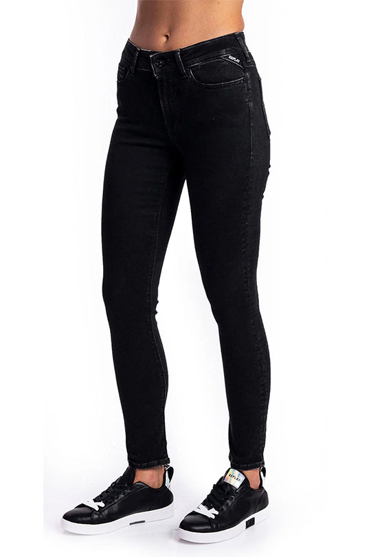 ג'ינס סקיני בצבע שחור