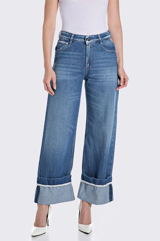 ג'ינס לנשים בגזרה רחבה