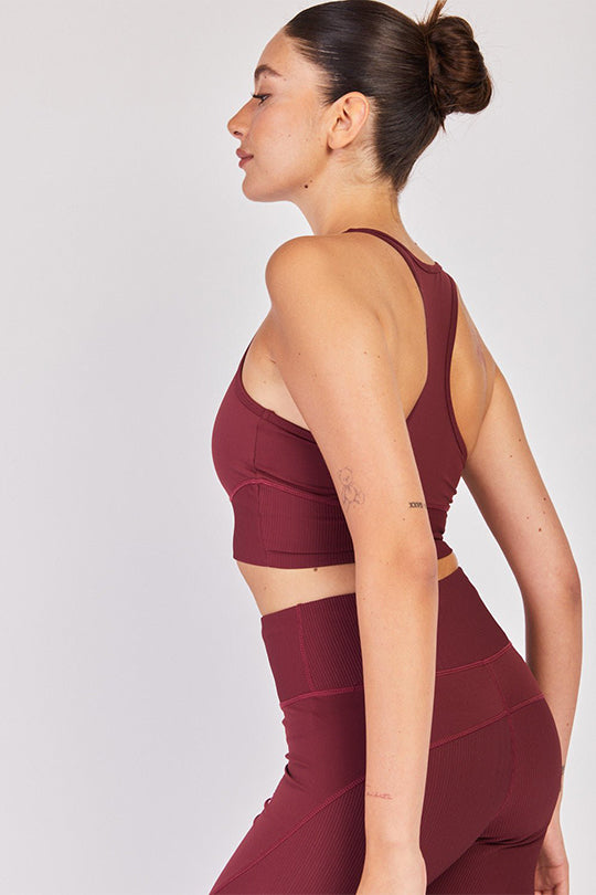 חזיית ספורט Racerback נשים