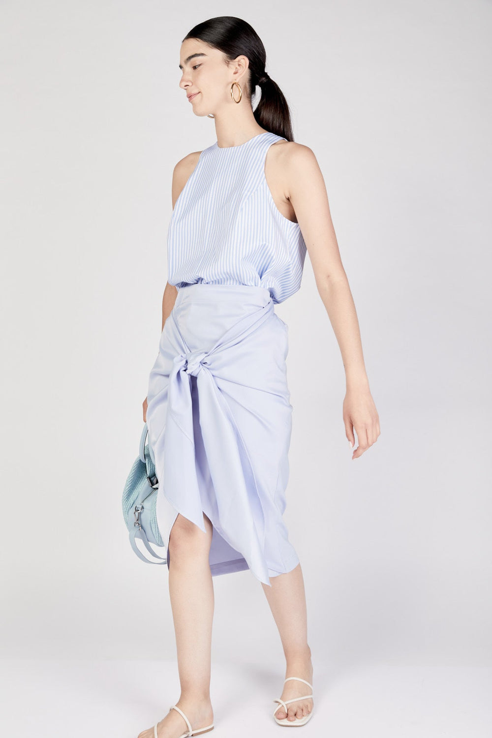 חצאית במראה קשירה בצבע תכלת - Razili Studio