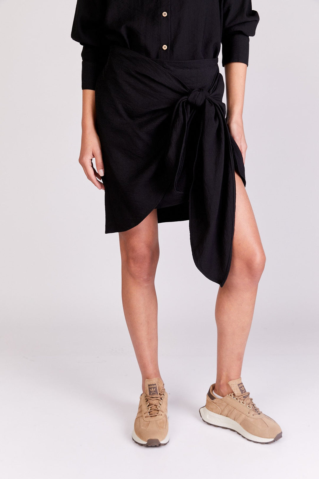 חצאית פאלם בצבע שחור - Neta Efrati