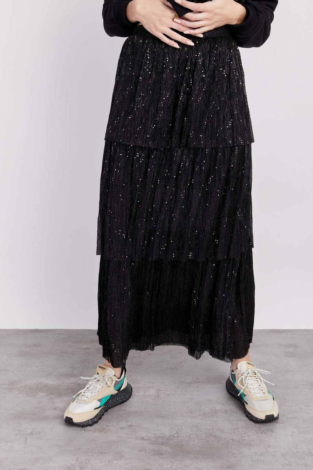 חצאית קריסטל שחורה - Sabina Musayev