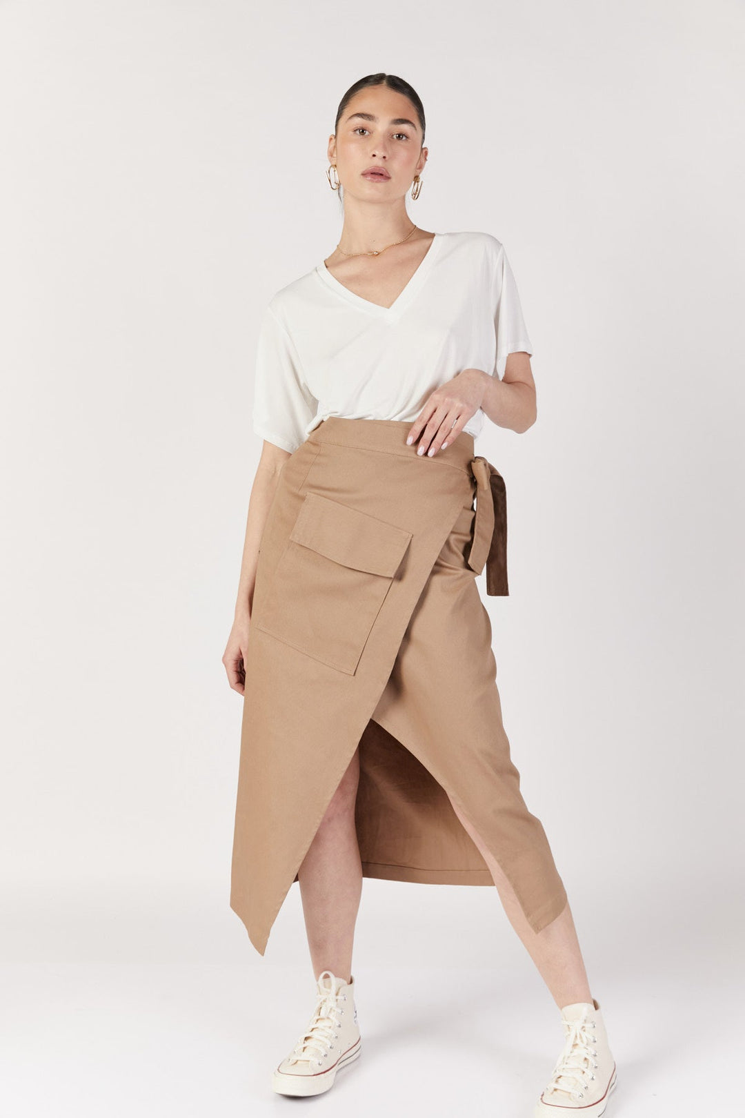 חצאית מעטפת קברנה בצבע חאקי - Razili Studio