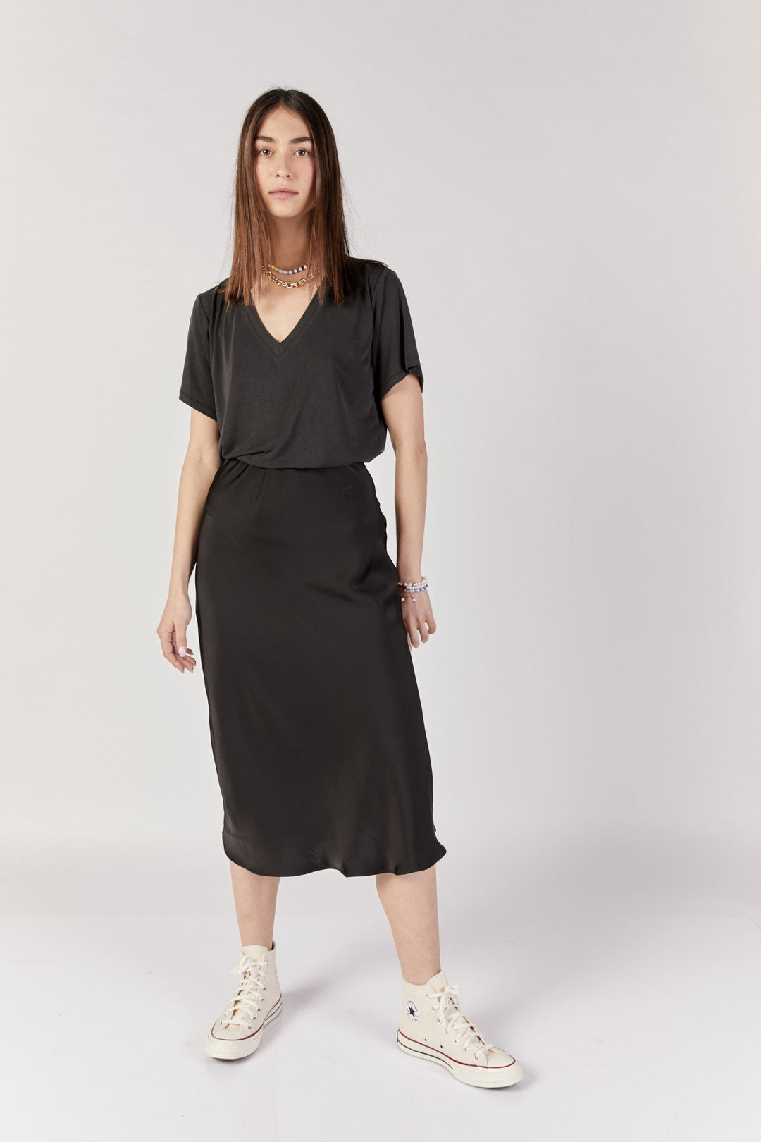 חצאית מידי בלאנק בצבע שחור - Razili Studio