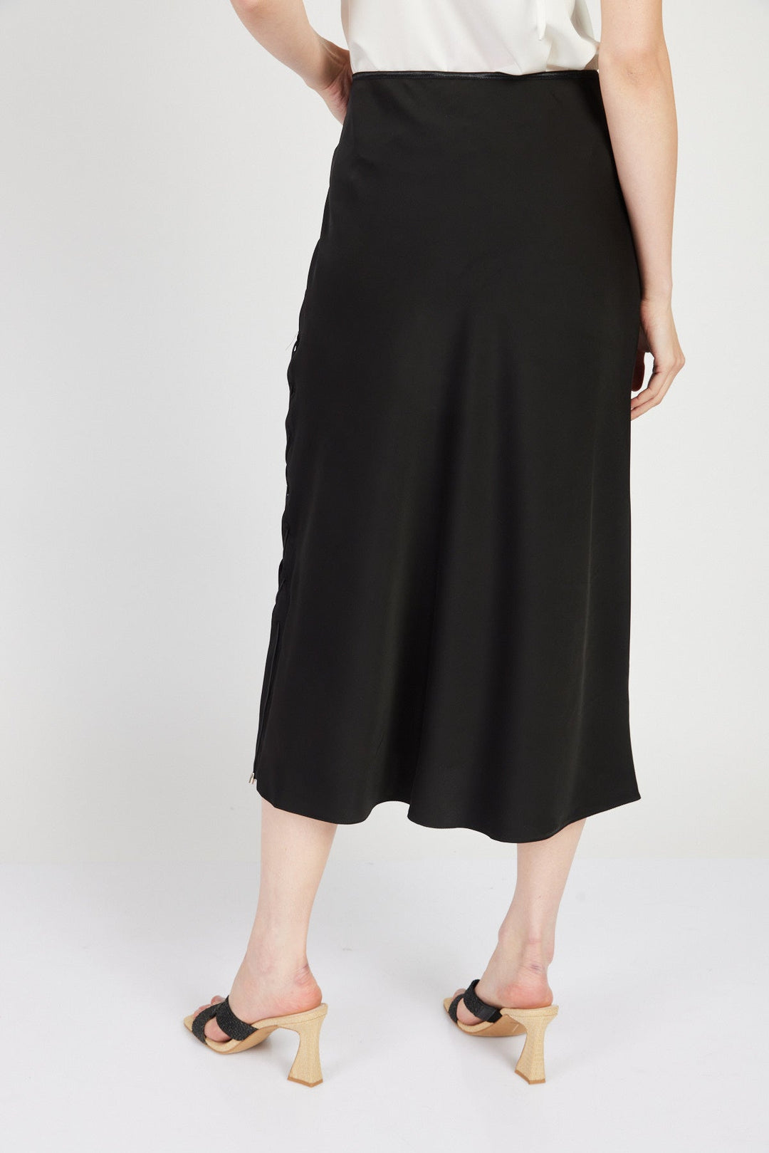 חצאית מידי סאטן בצבע שחור - Juicy Couture