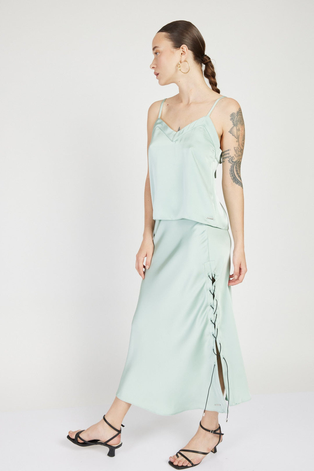 חצאית מידי סאטן בצבע סלדין - Juicy Couture