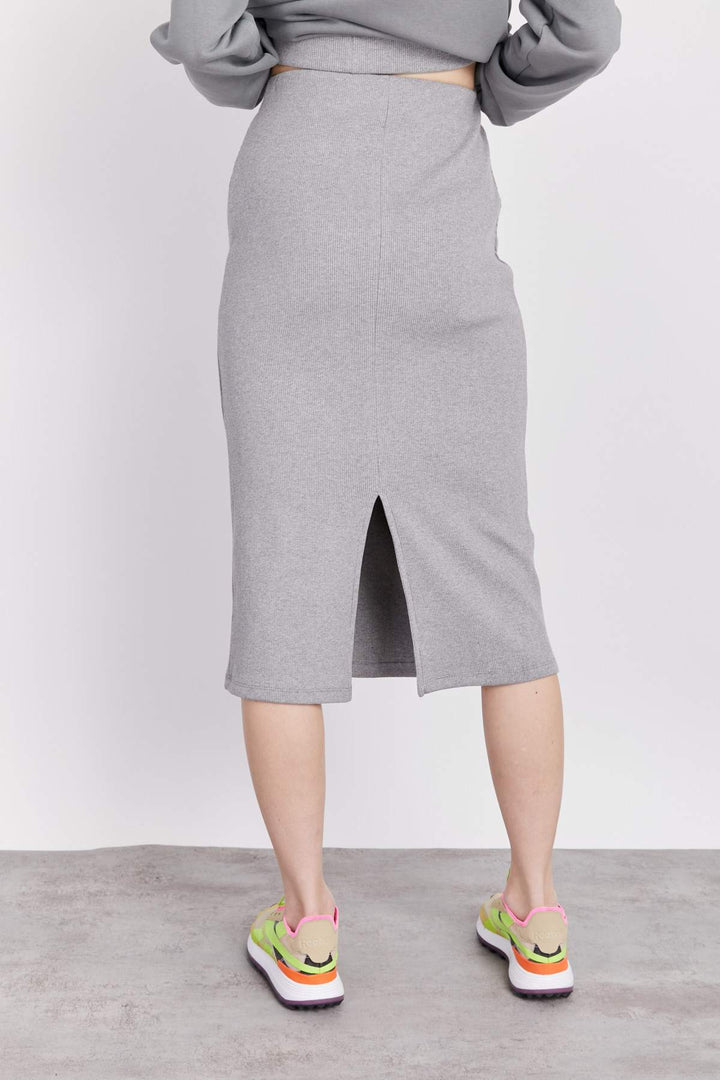 חצאית ריב בצבע אפור - Razili Studio