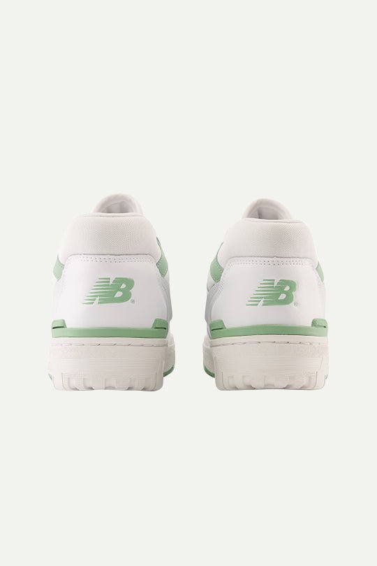 בצבע ירוק מנטה 550 נעלי סניקרס - New Balance