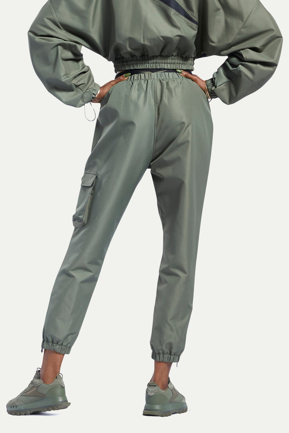 CARDI B מכנסיים ספורטיבים בצבע ירוק - Reebok