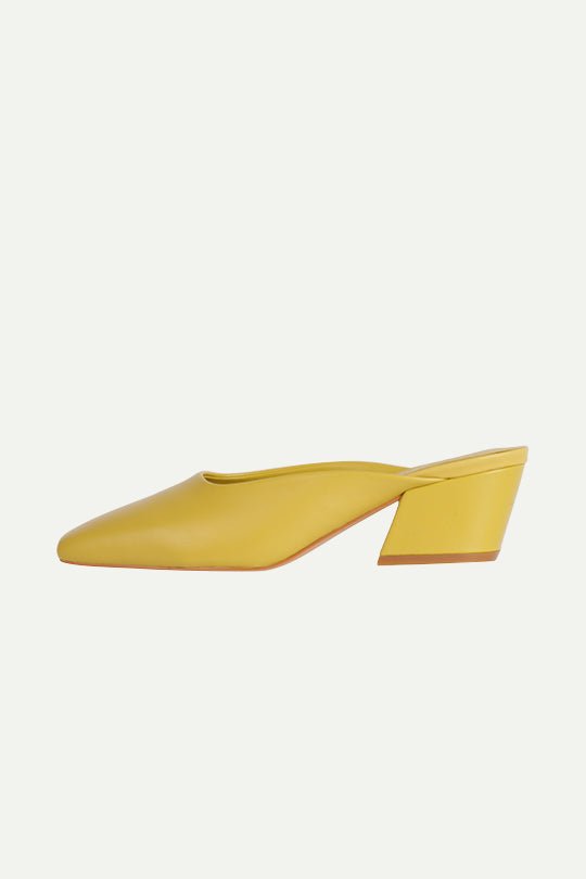 כפכפי מיולז האוס בצבע צהוב - Dolce Vita