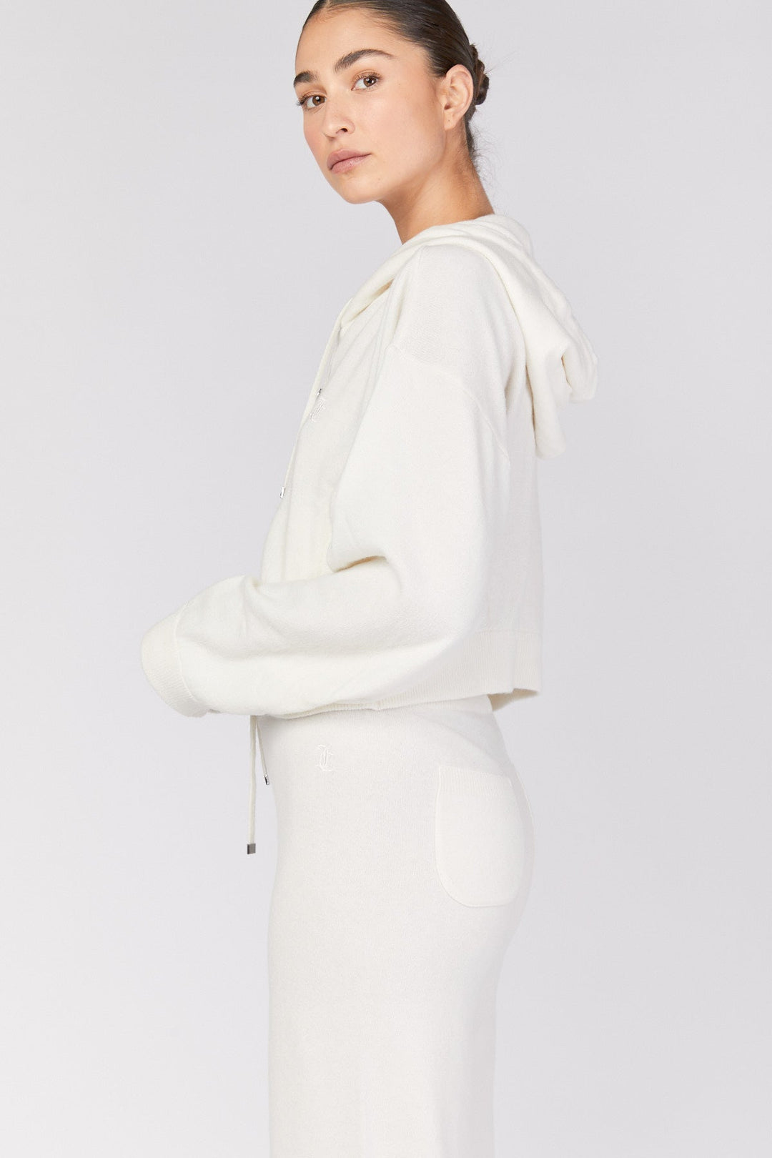 קפוצ'ון Boxy בצבע לבן - Juicy Couture