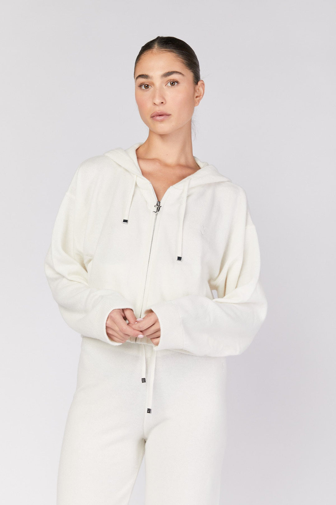 קפוצ'ון Boxy בצבע לבן - Juicy Couture