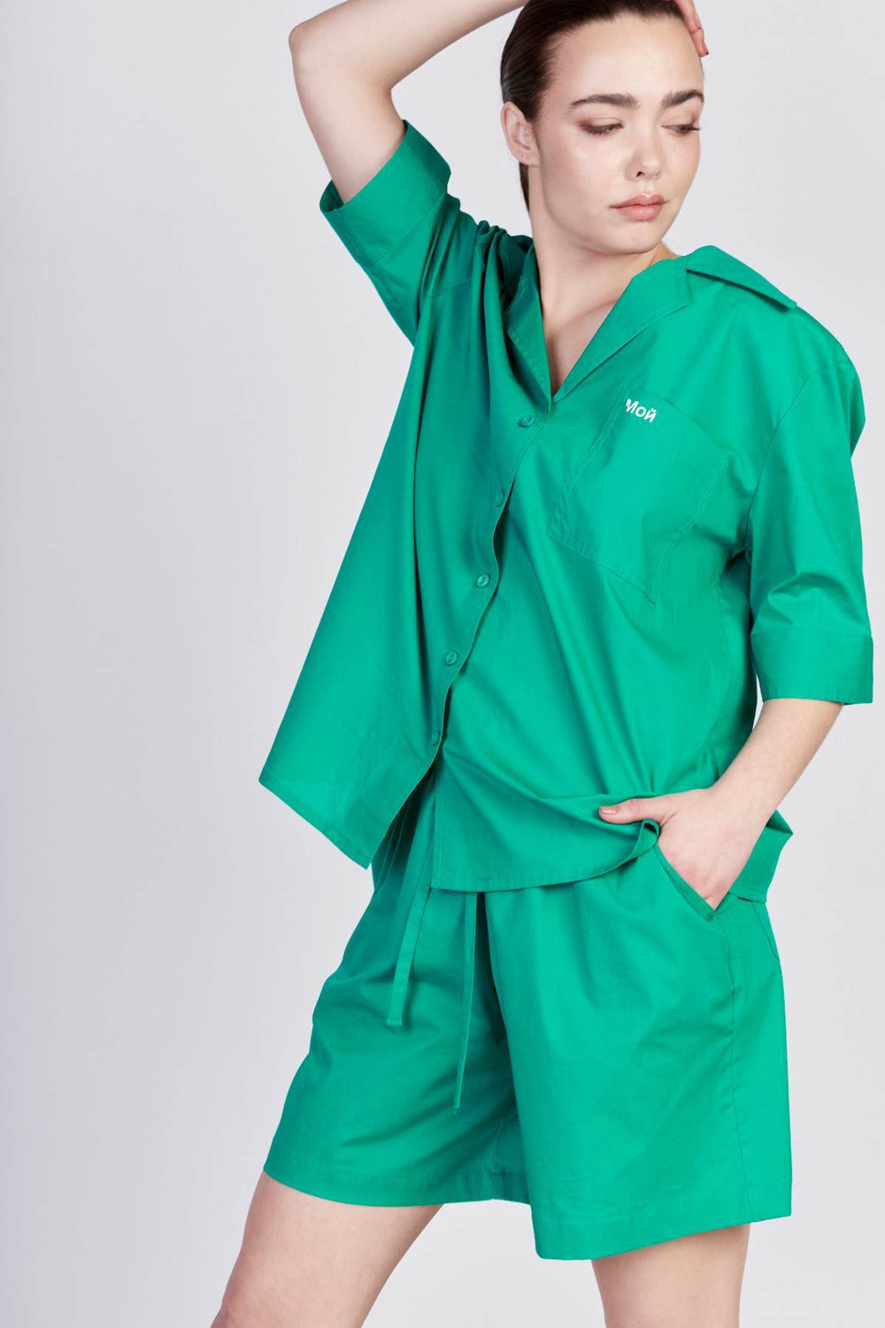 מכנסי אמי כותנה בצבע ירוק - Moi Collection