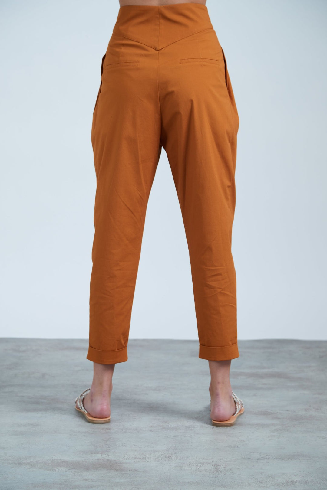מכנסי אריטה בצבע חמרה - Julliett