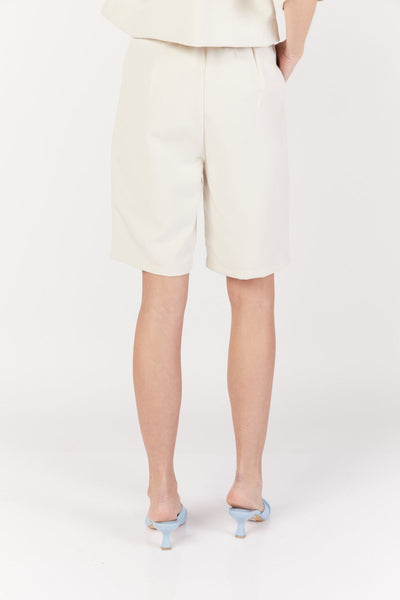 מכנסי ברמודה לורי בצבע לבן - Dana Sidi