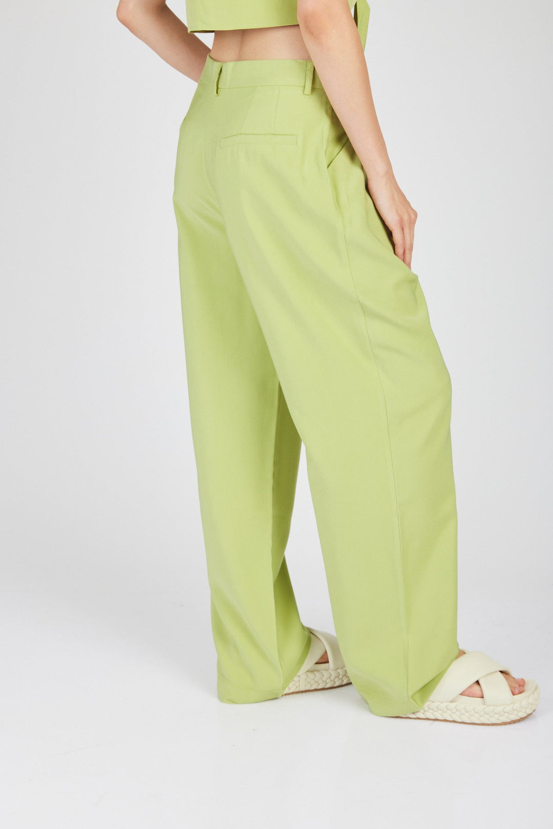 מכנסי פארו בצבע ירוק בהיר - Razili Studio