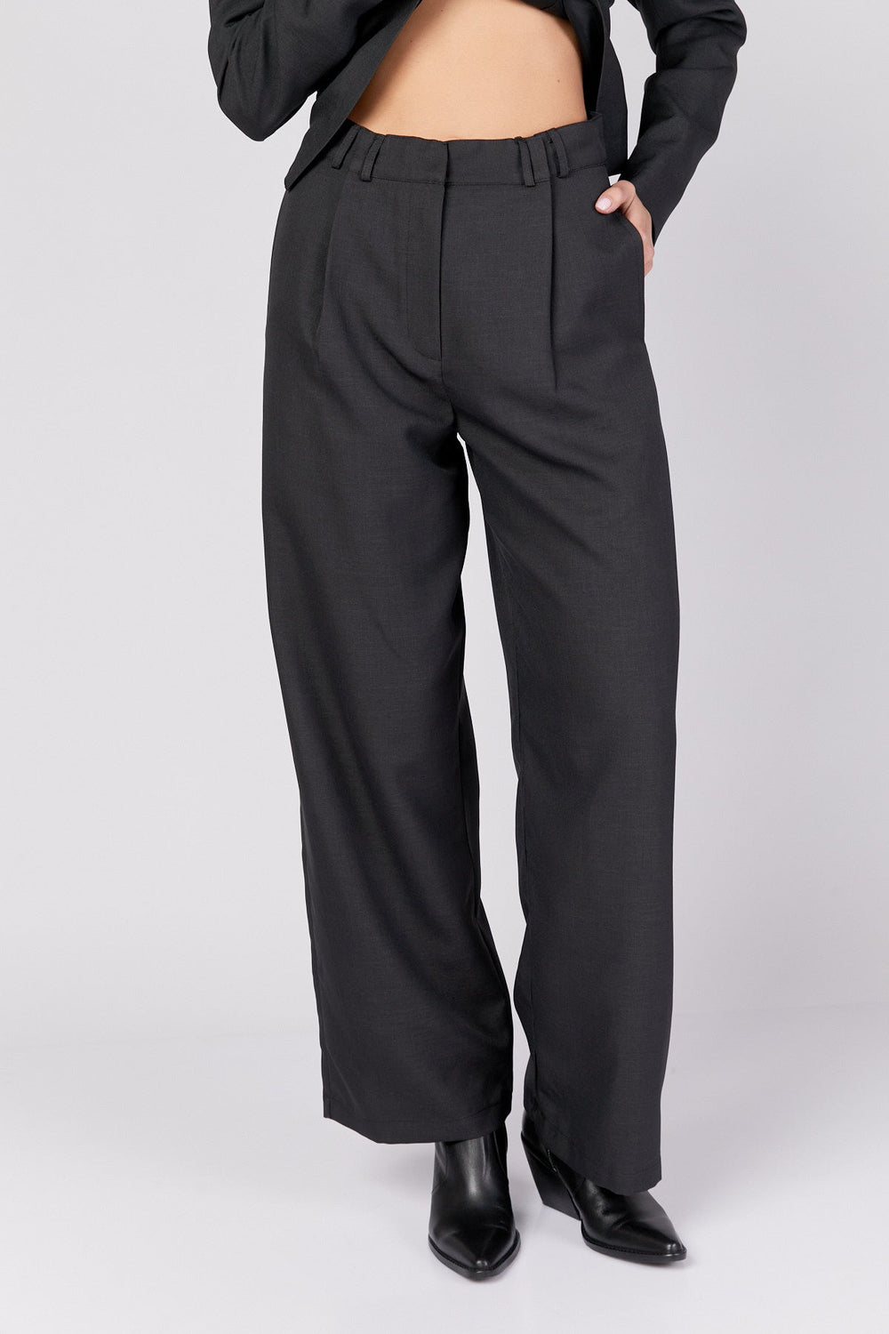 מכנסי ג'ונסון בצבע שחור - Dana Sidi