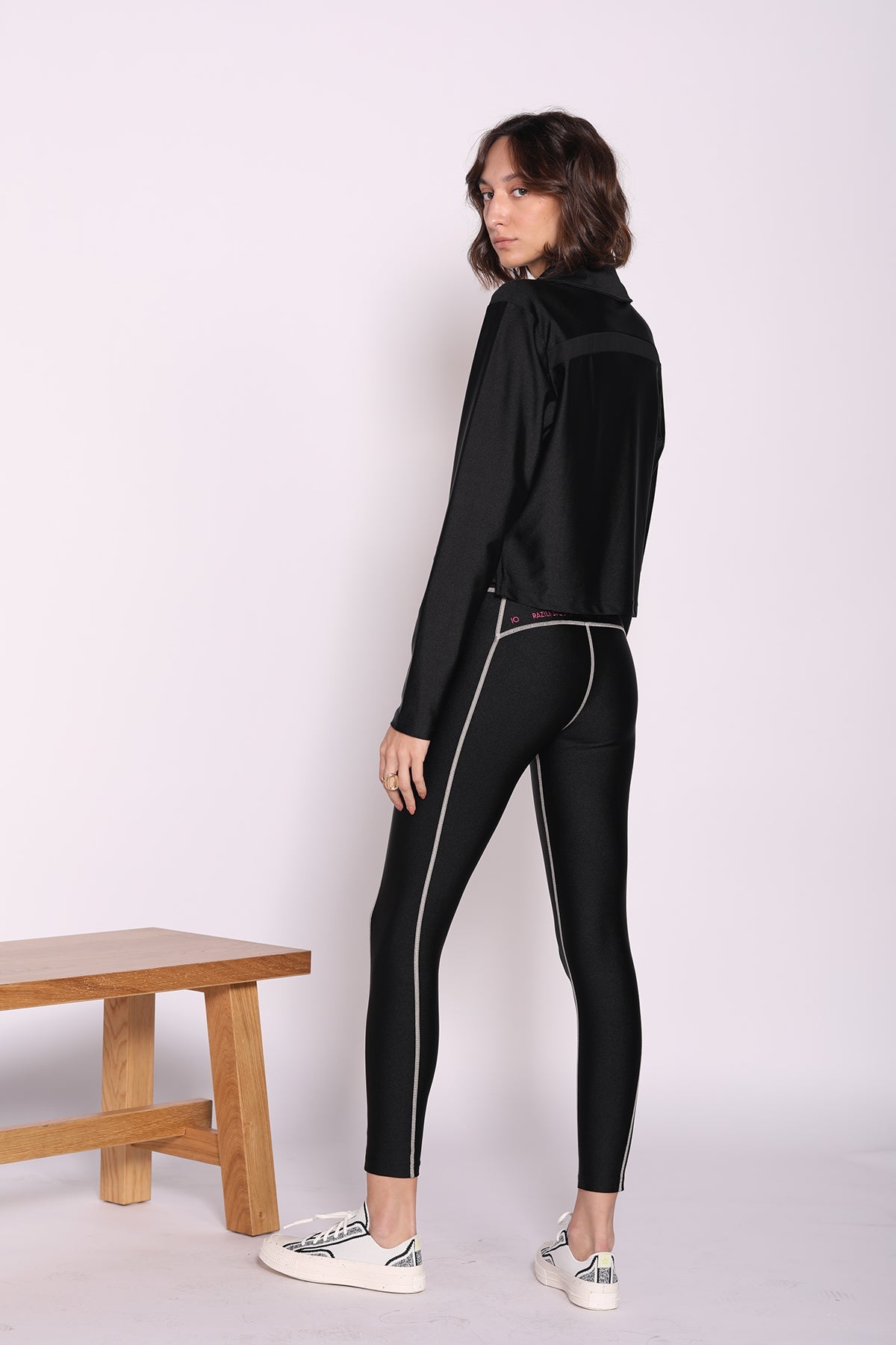 מכנסי טייץ' פוסטר בצבע שחור - Razili Studio
