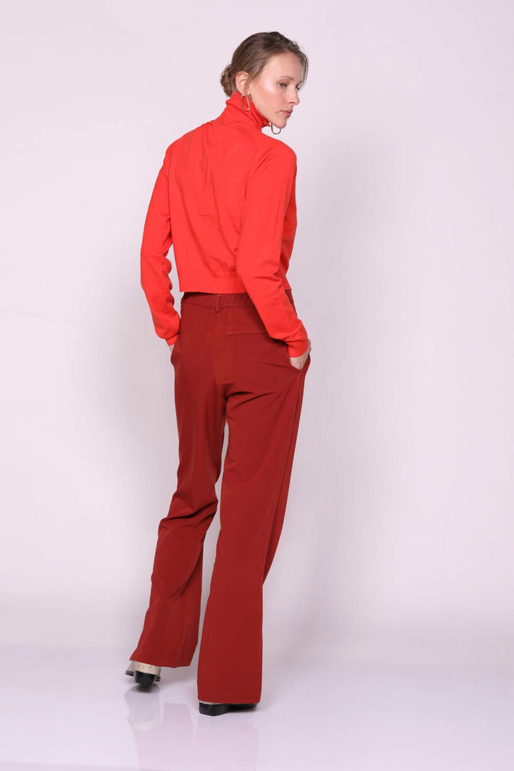 מכנסי קרוז מחוייטים בצבע אדום - Razili Studio