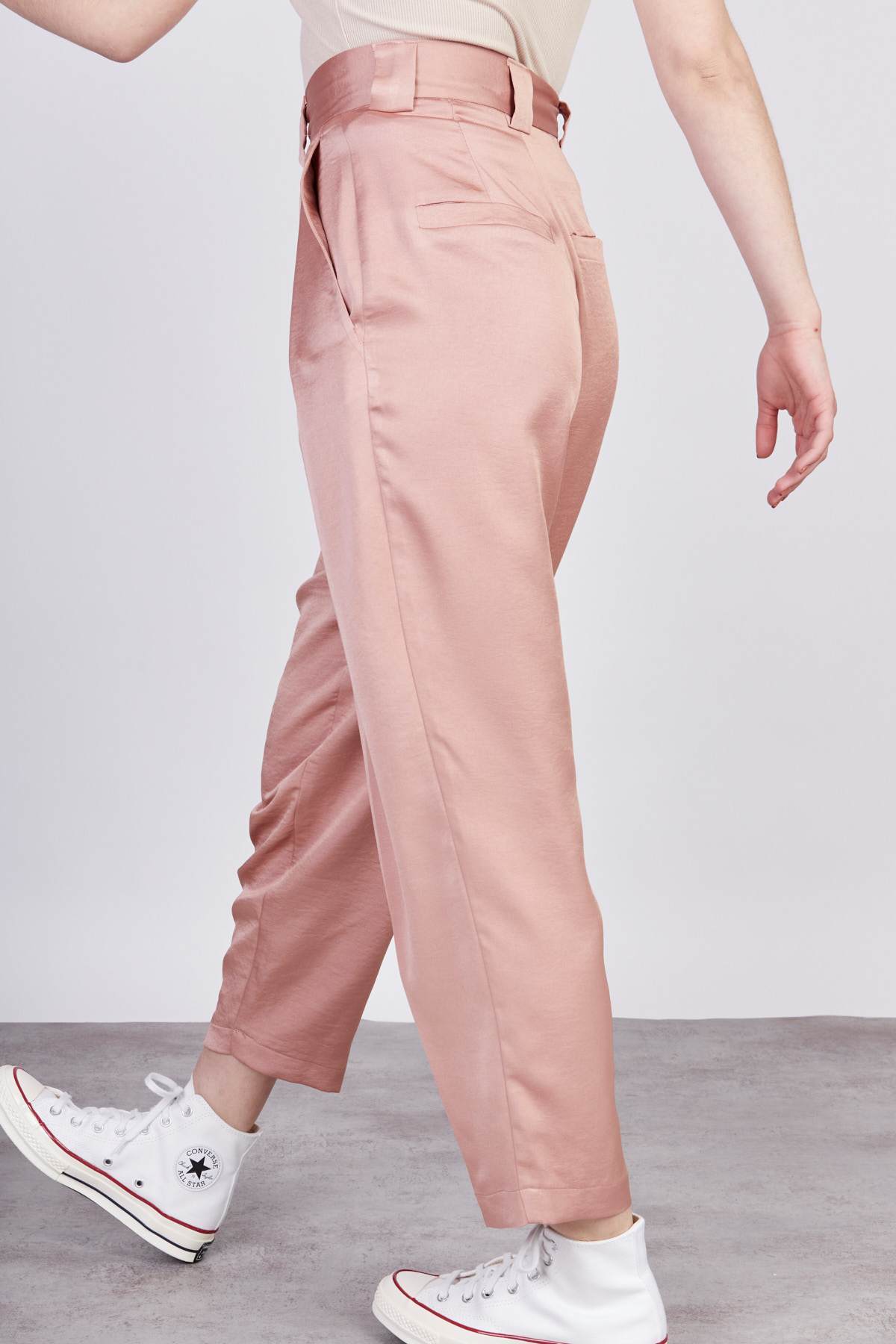 מכנסי נוי בצבע פודרה - Moi Collection