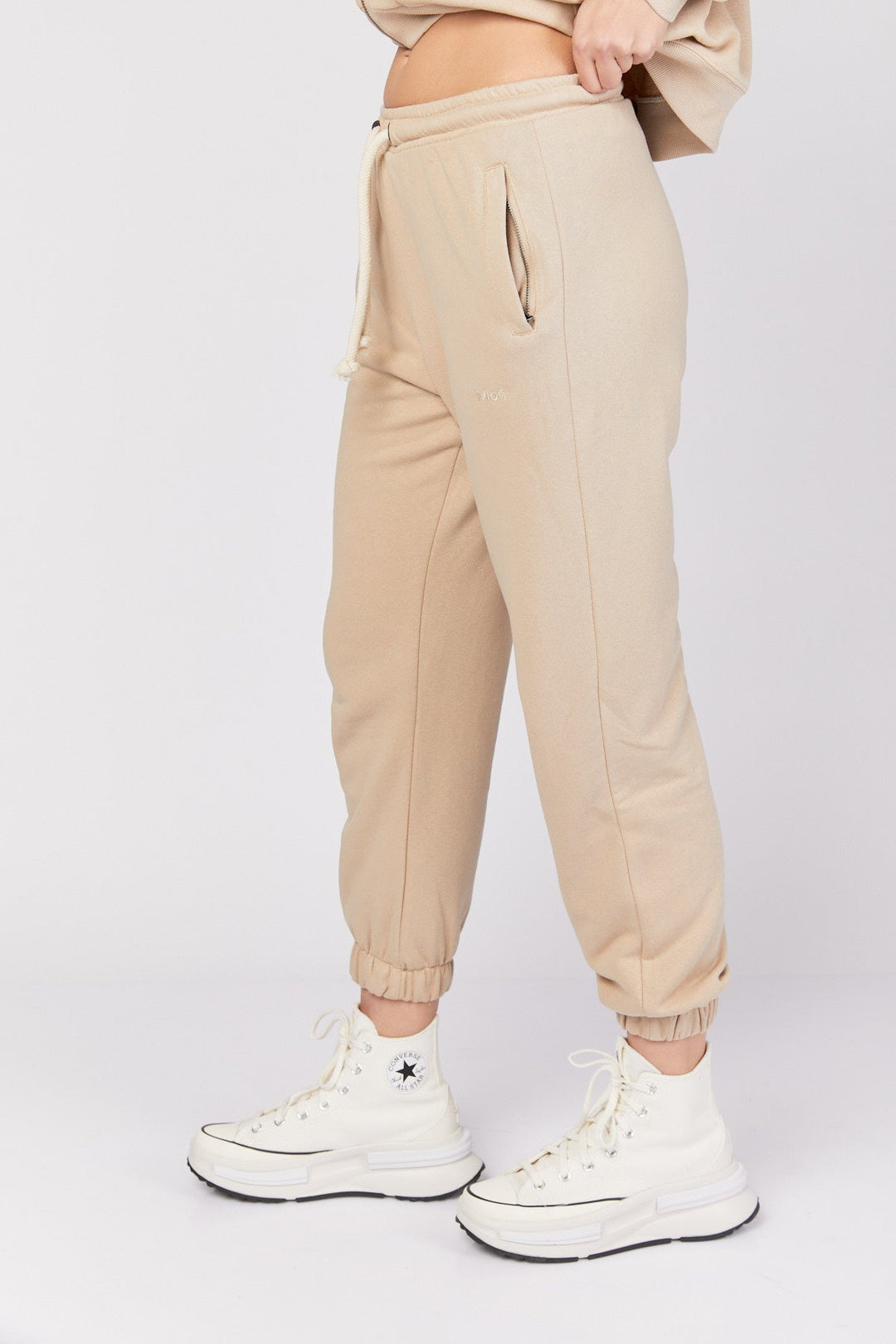מכנסי טרנינג בצבע בז' - Moi Collection