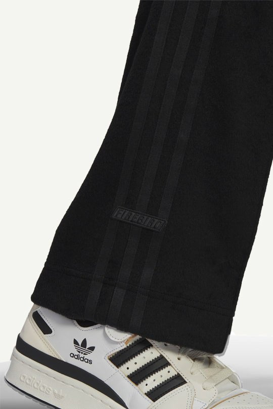 מכנסי Wool בצבע שחור - Adidas