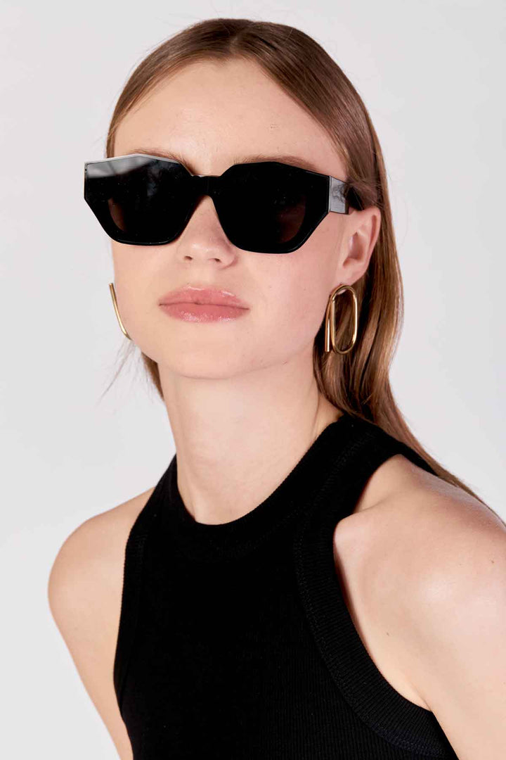 משקפי שמש מריקייט בצבע שחור - Razili Studio