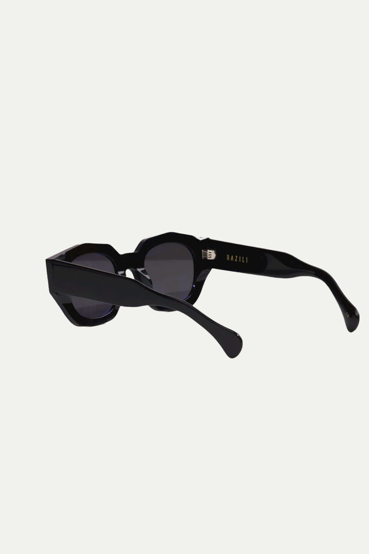 משקפי שמש מריקייט בצבע שחור - Razili Studio