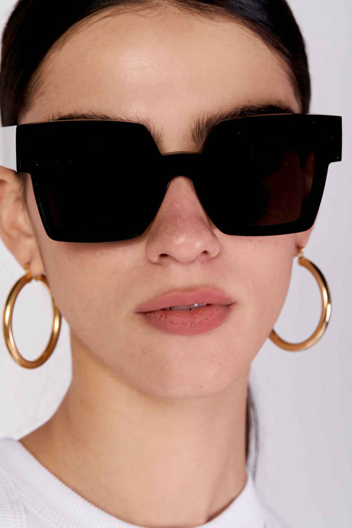 משקפי שמש ריקואו בצבע שחור - Razili Studio