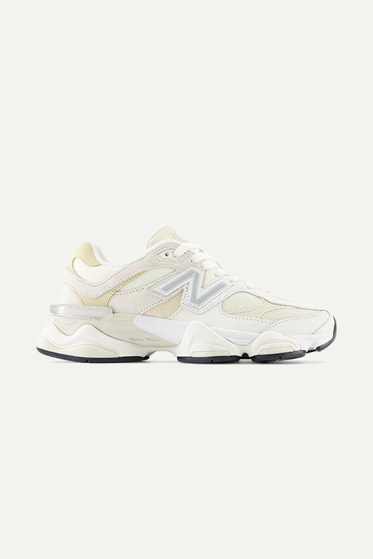 נעלי ספורט U9060TAT בצבע לבן - New Balance
