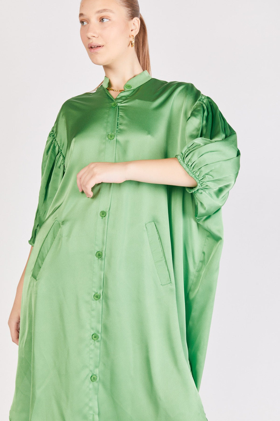 שמלת אוברסייז אנדריאה בצבע ירוק - Dana Sidi