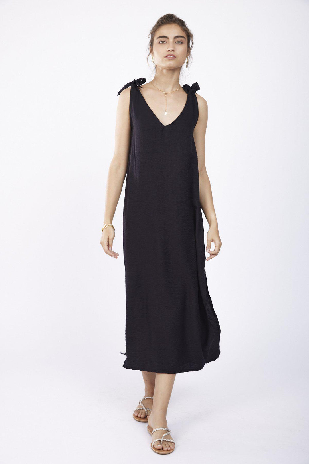 שמלת דאלי בצבע שחור - Re