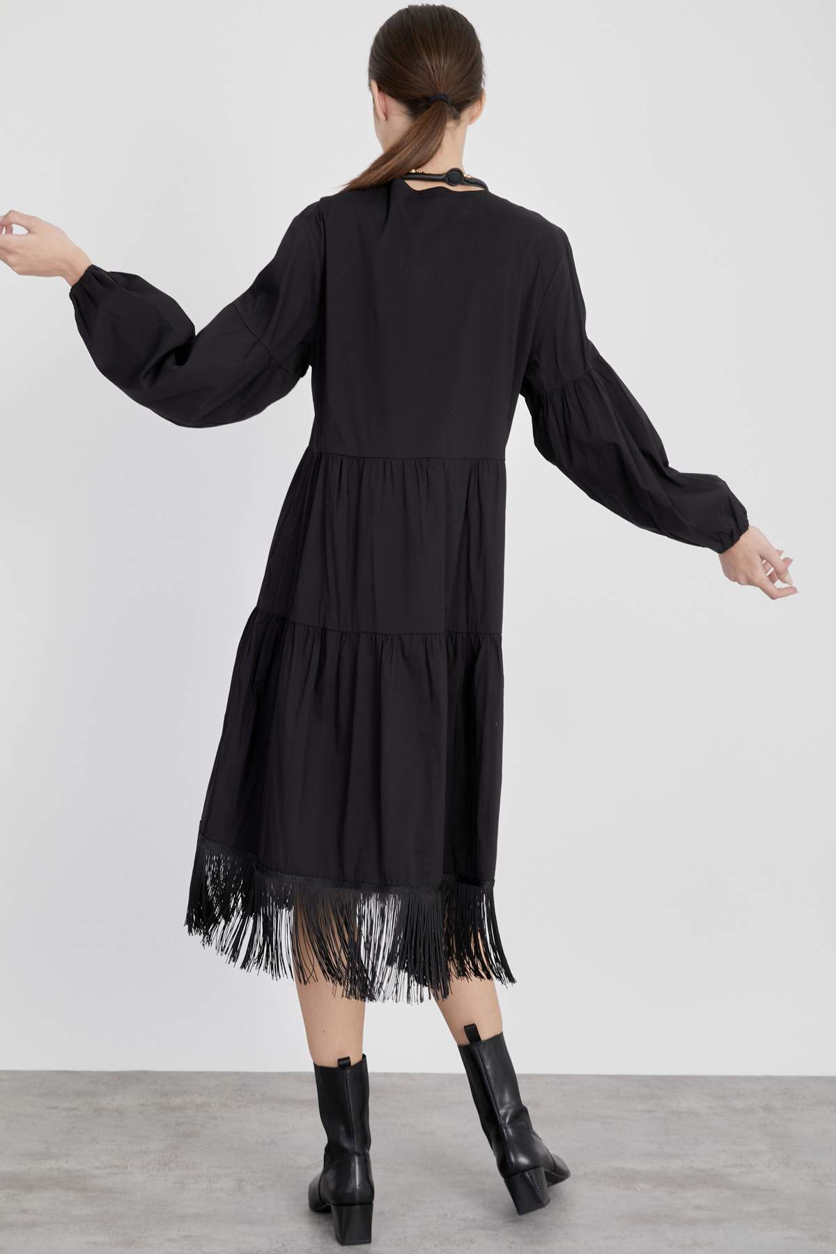 שמלת קומות פרנזים בצבע שחור - Ayelet Weinman